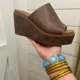 Mugshot Wedge - Tan Oil